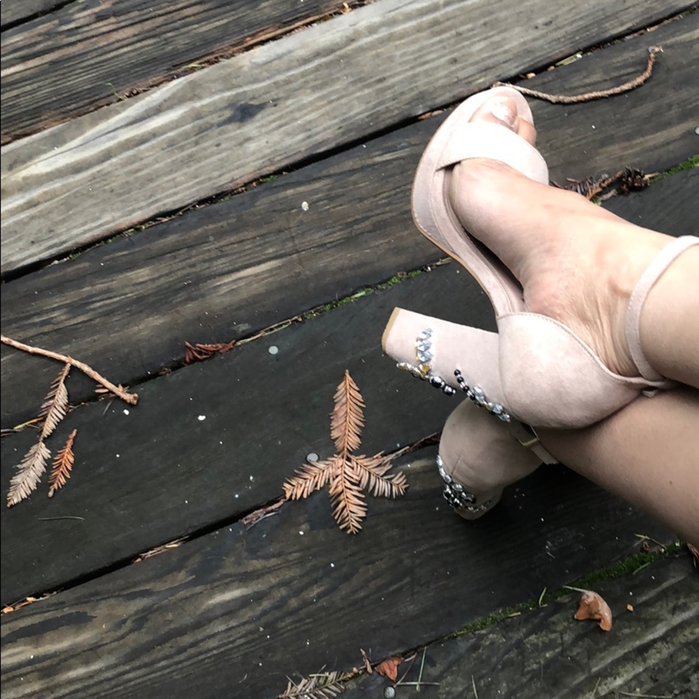 Alisha heeled sandals